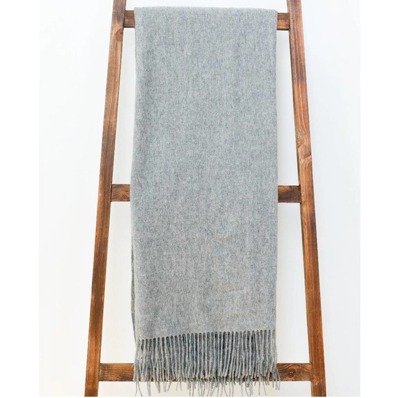 Alashan Home Other - Alashan Home Collection Cashmere Throw Blanket